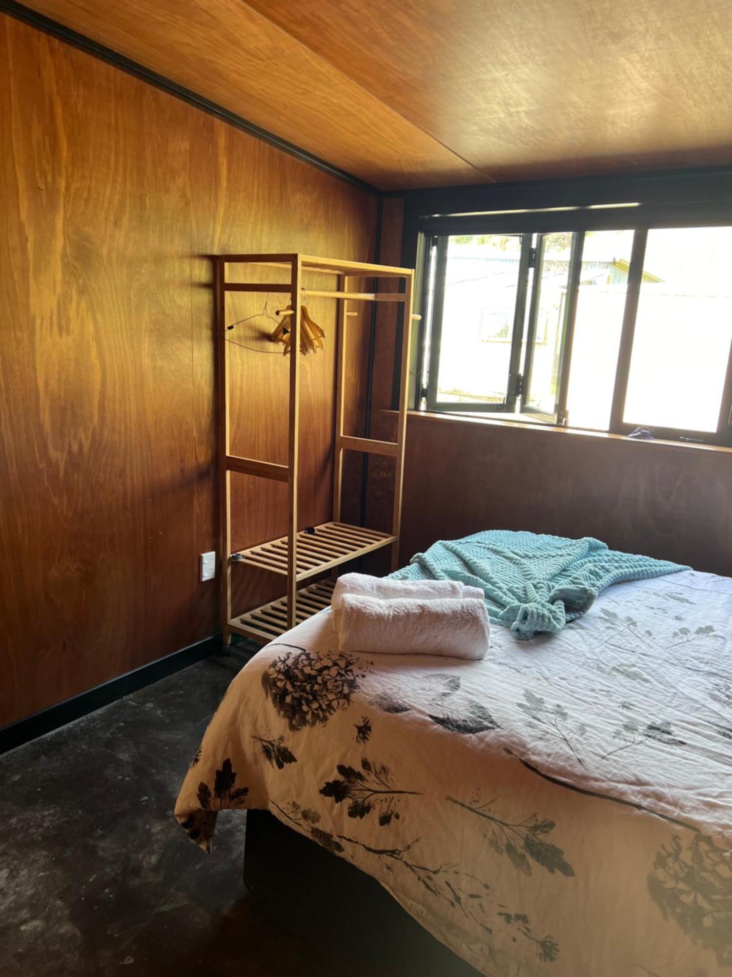 Self Contained Open Shed Space Wainui  Exterior foto